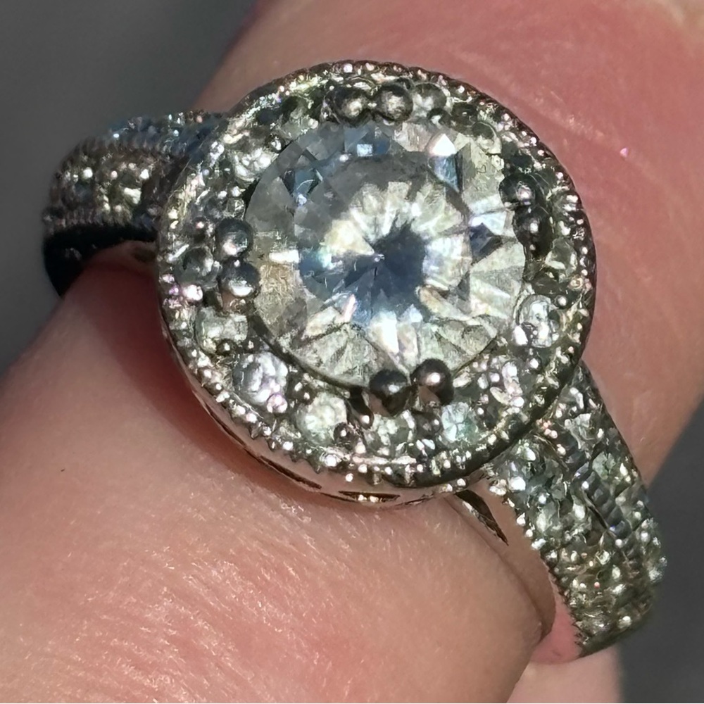 Dazzling Cubic Zirconia Engagement Ring!